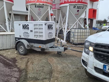 Elektrocentrála zabezpečujúca elektrinu na stavenisku