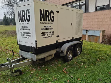 Prenájom mobilnej elektrocentrály NRG pre vonkajšiu prevádzku